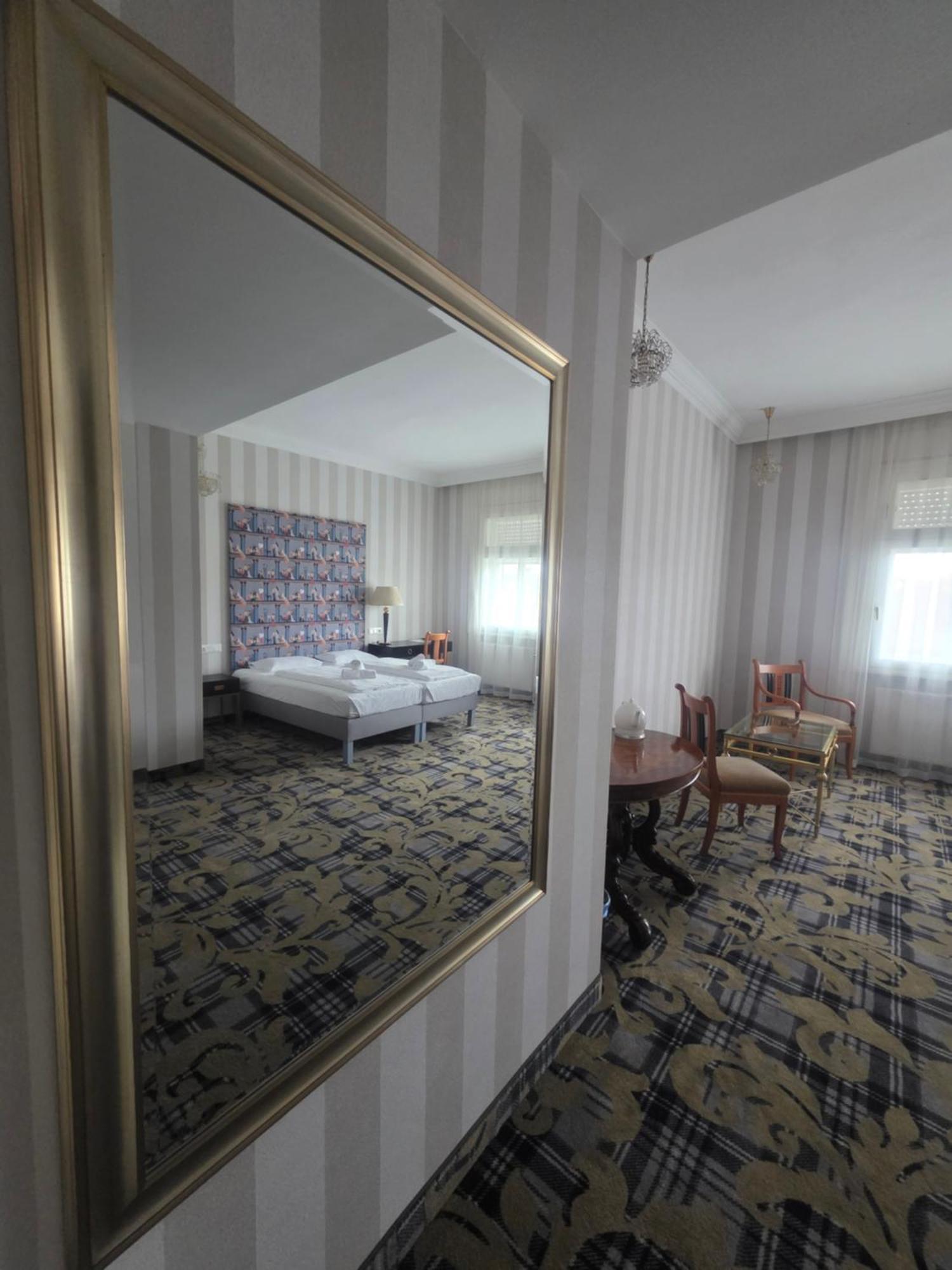 Pannonia 1893 Premium Hotel Sopron Buitenkant foto