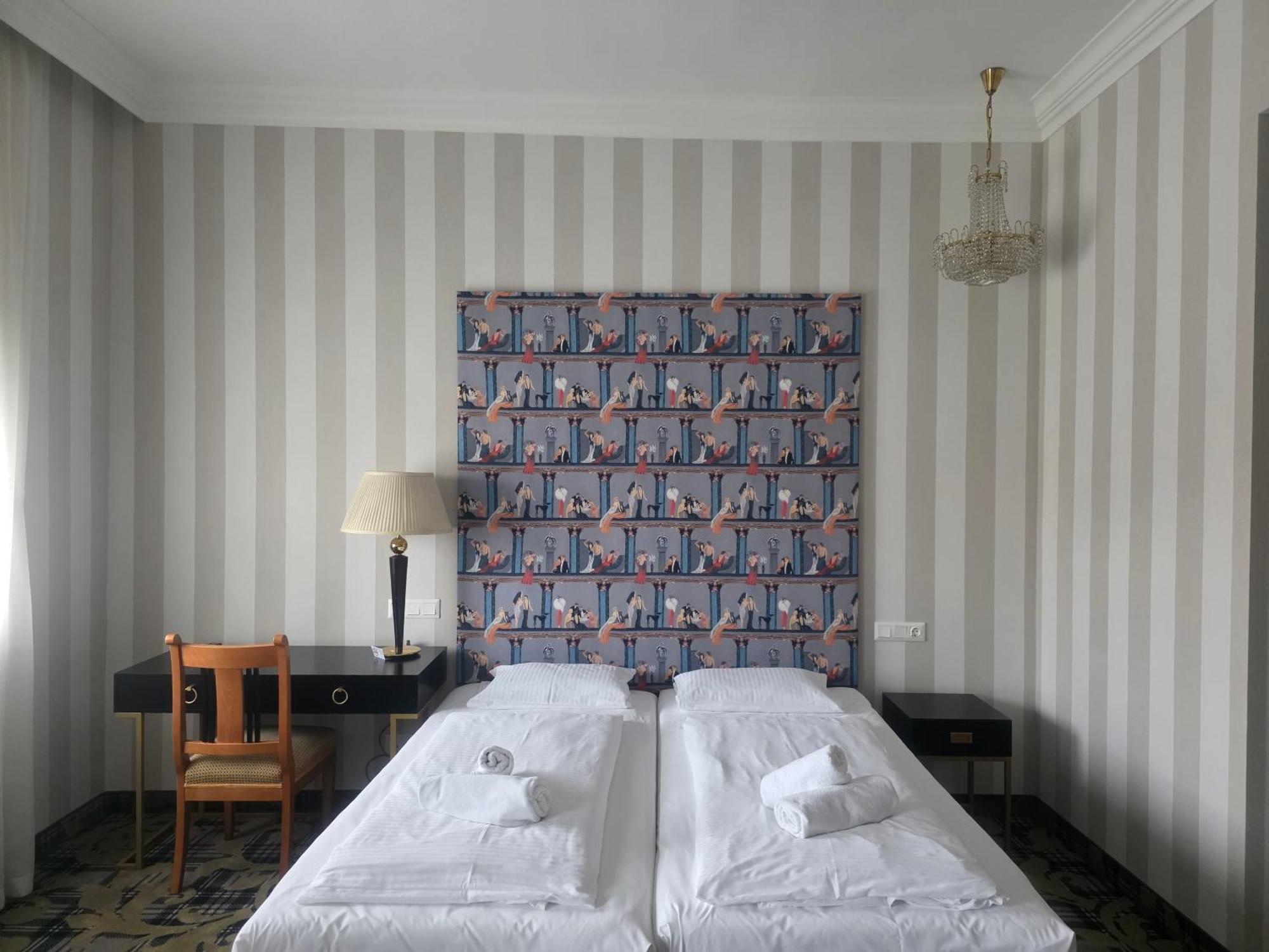 Pannonia 1893 Premium Hotel Sopron Buitenkant foto